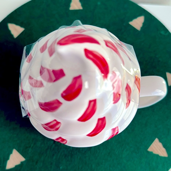 ❗️RAE DUNN PEPPERMINT MOCHA COFFEE HOLIDAY FARMHOUSE MUG X WHIPPED CREAM TOPPER - Picture 3 of 5